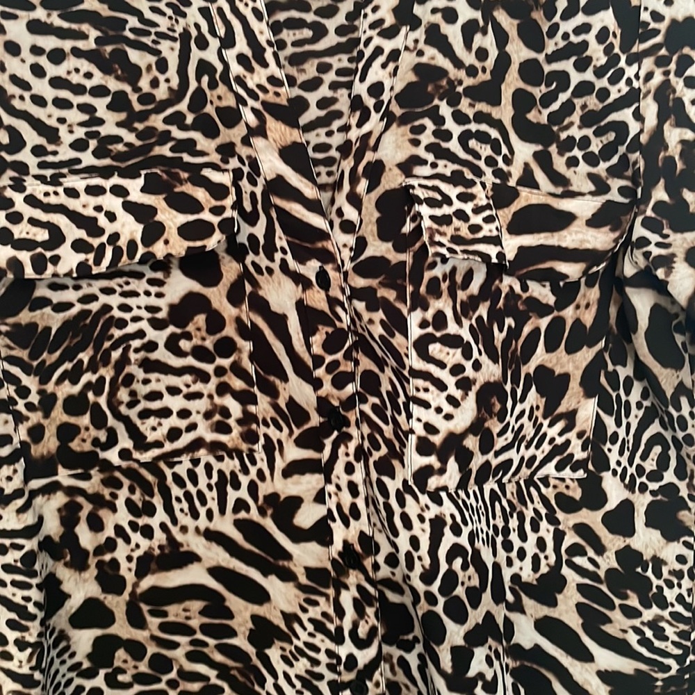 Calvin Klein leopard print button down - Picture 2 of 3